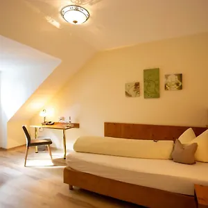 Und Gottler Josef Hotel Rumeltshausen
