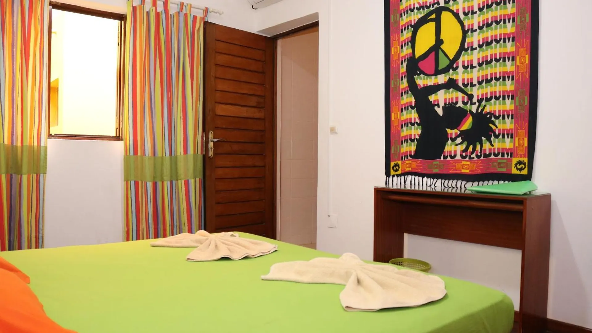 Bed and Breakfast O Jardim Do Vinho, Ac Praia Frühstückspension